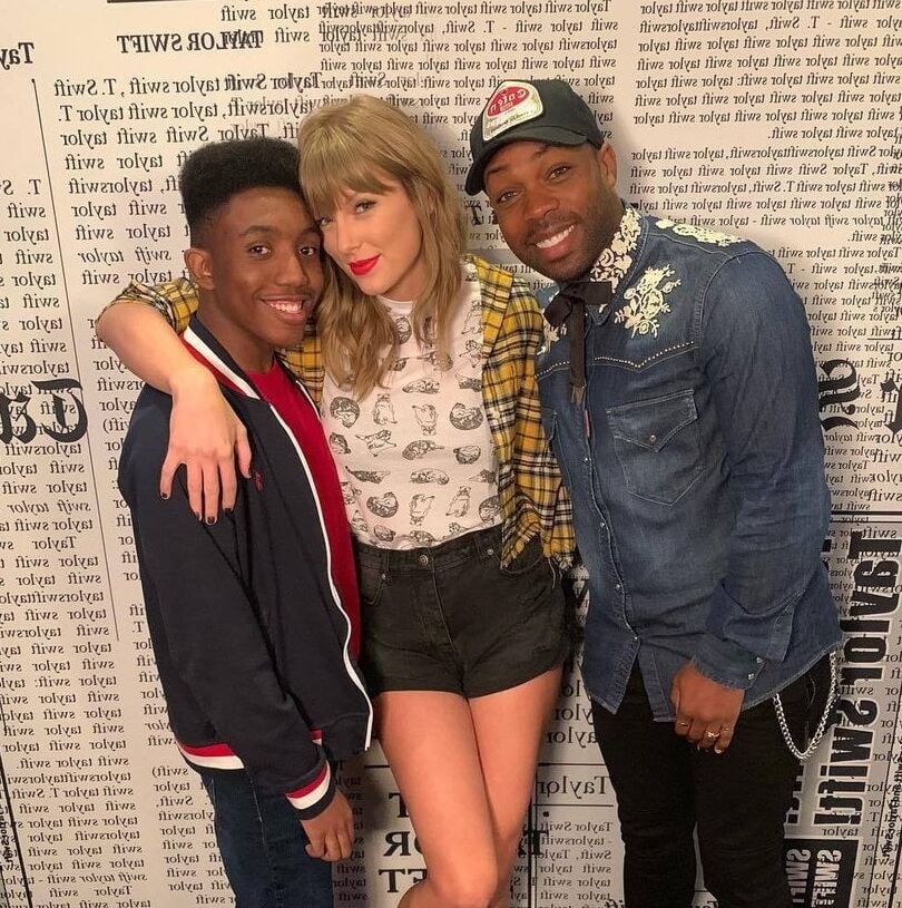 Taylor Swift needs to fuck a black man