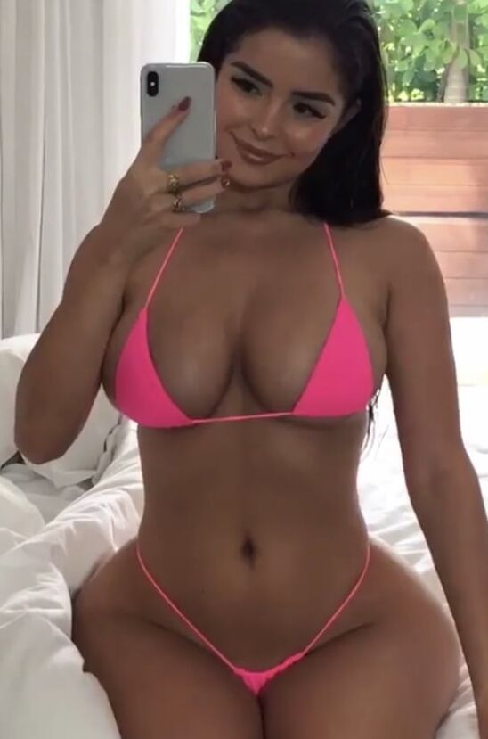 Big Booty cleaving Queen Demi Rose