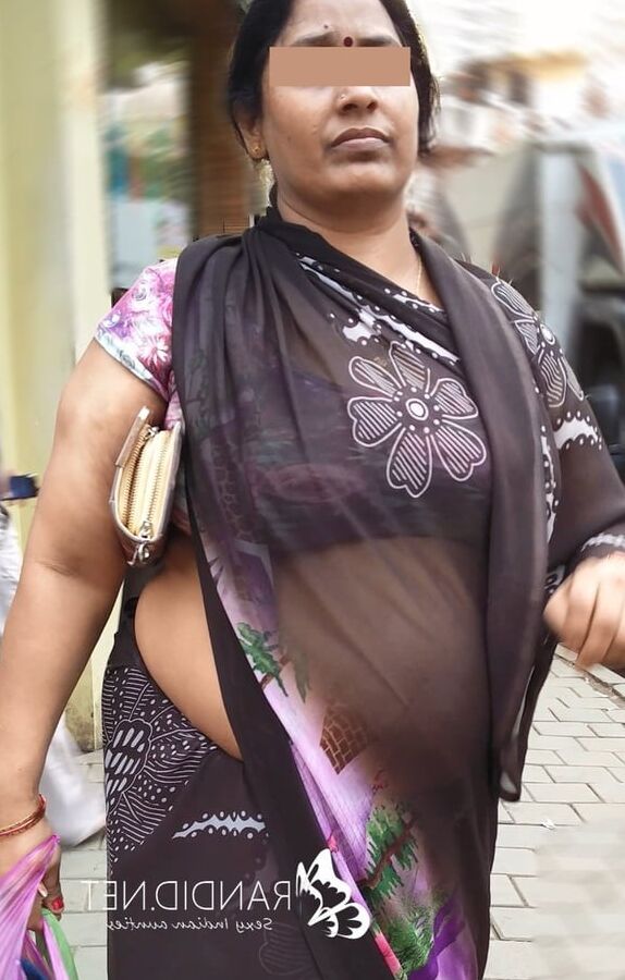 Bhabhi aunty caught outdoor hot
