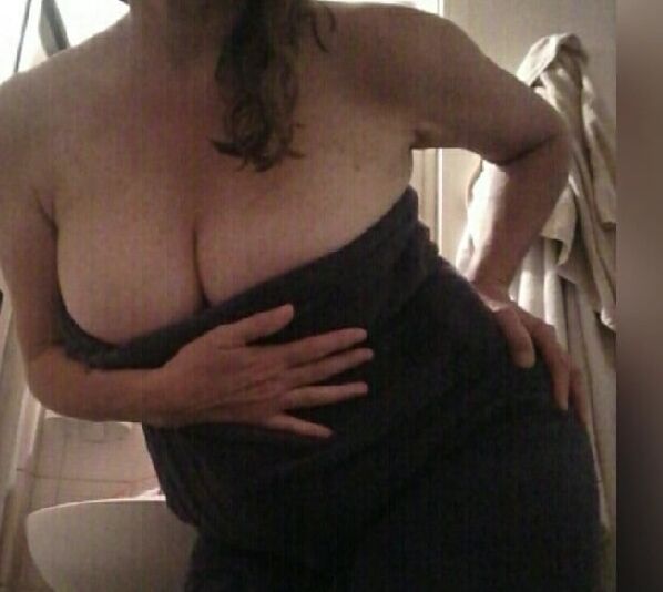 Mature Gilf with big ass and great tits