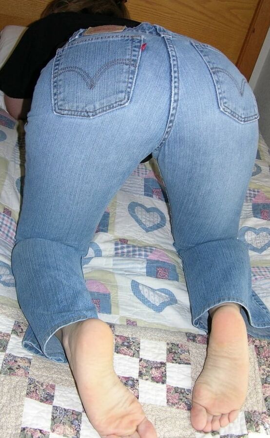 Hot Ladies in blue Jeans and Heels