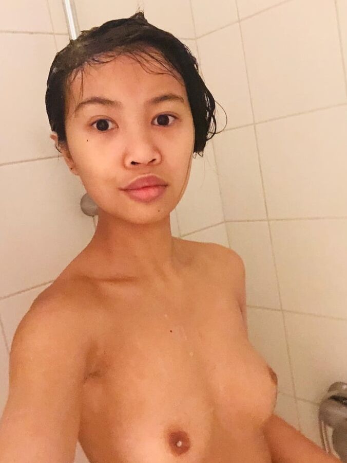 Naughty filipina showering
