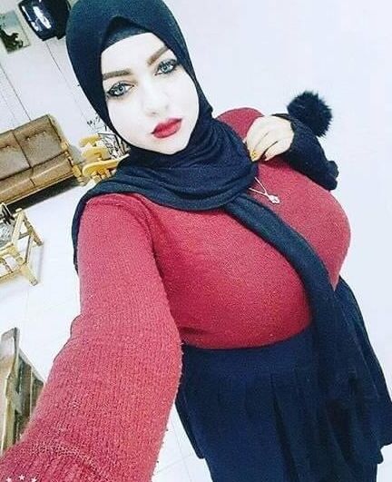Sexy hijab slut
