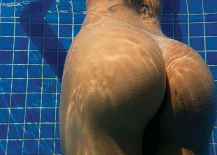 underwater ass