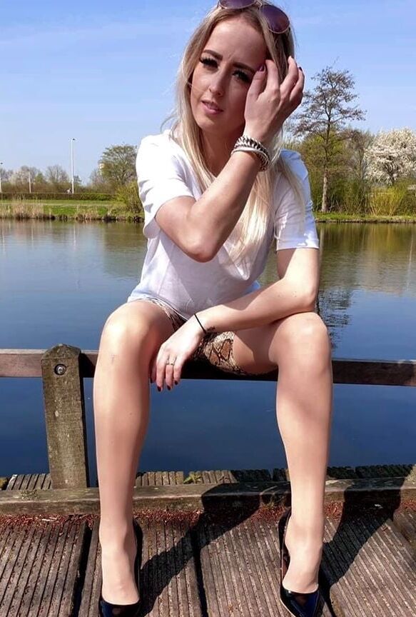 sexy european Kelly in tights pantyhose nylon legs feet