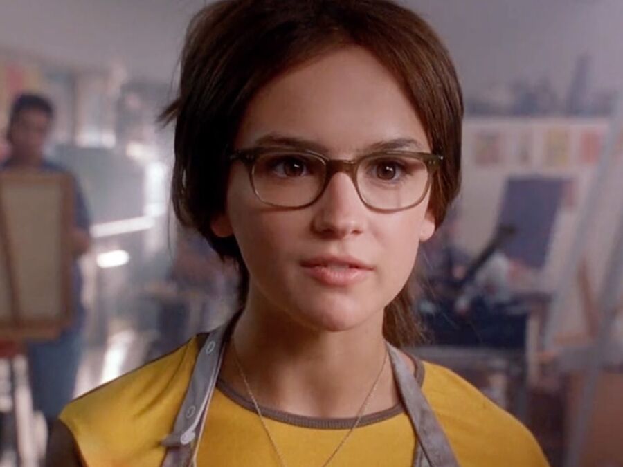 Rachael Leigh cook she is very hot.