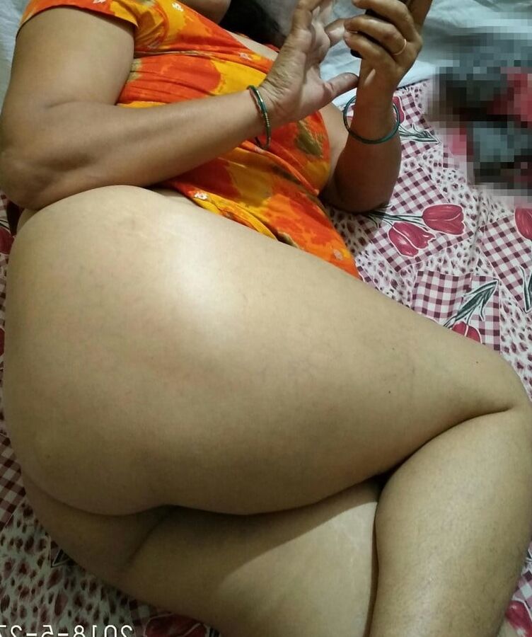 A aunty huge ass collection