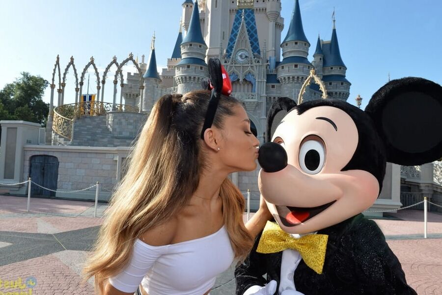 Ariana Grande The Real Face Of Queen Ari