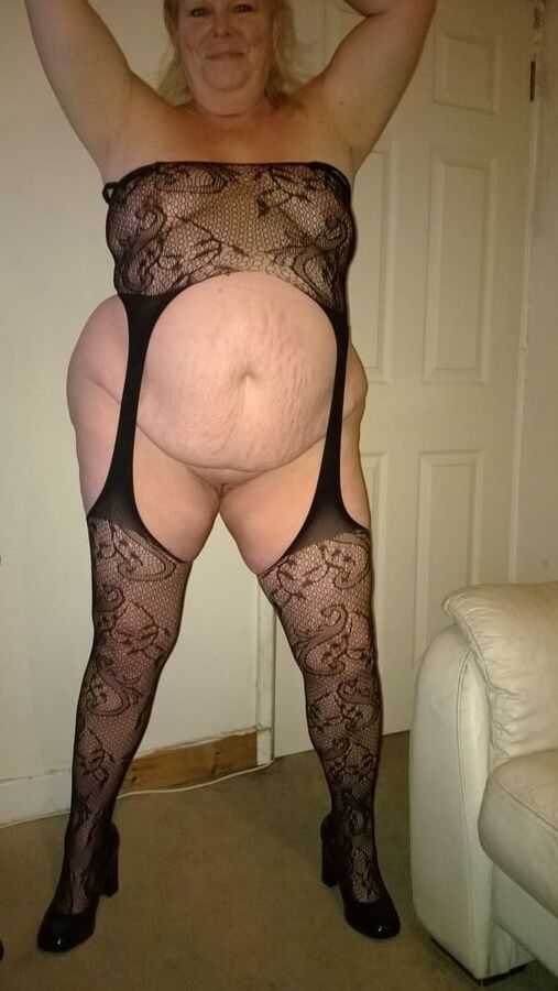 Filthy slag wife Nita exposes herself completely