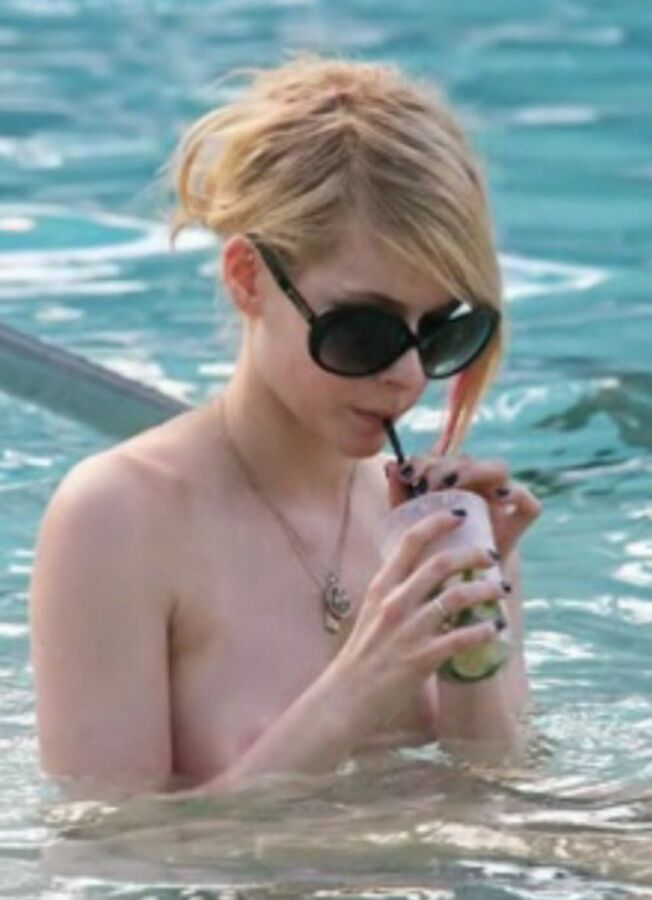 Avril Lavigne Princess of cum