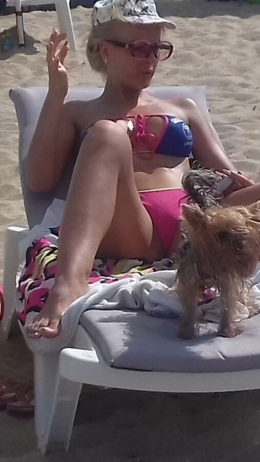 Bitch in Varna beach