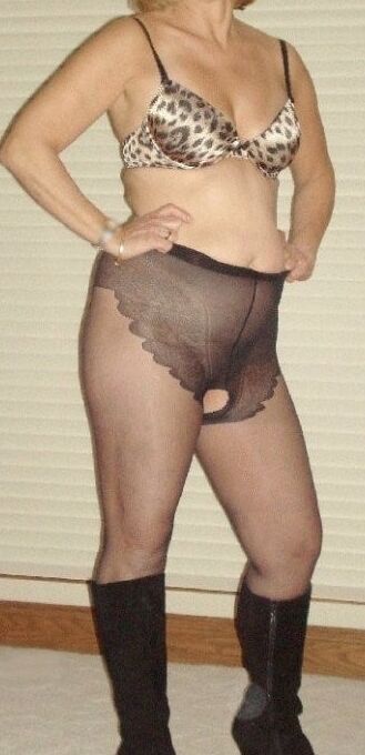 Sexy matures in black crotchless pantyhose