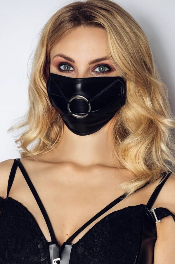 luxurious face mask greek sex shop aisthiseis