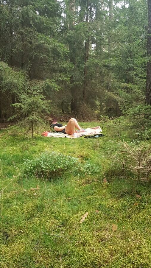 naked in Forest