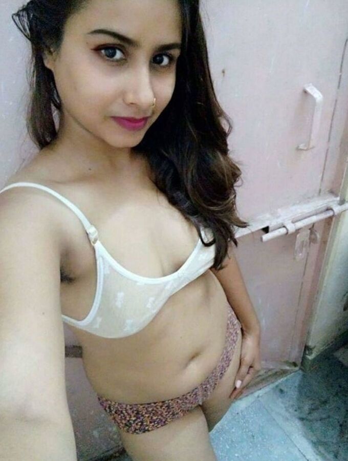 Desi Nudes and Sexy Pics Collection