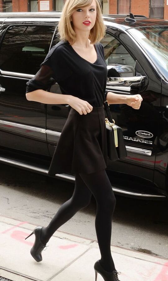 Taylor Swift in black tights