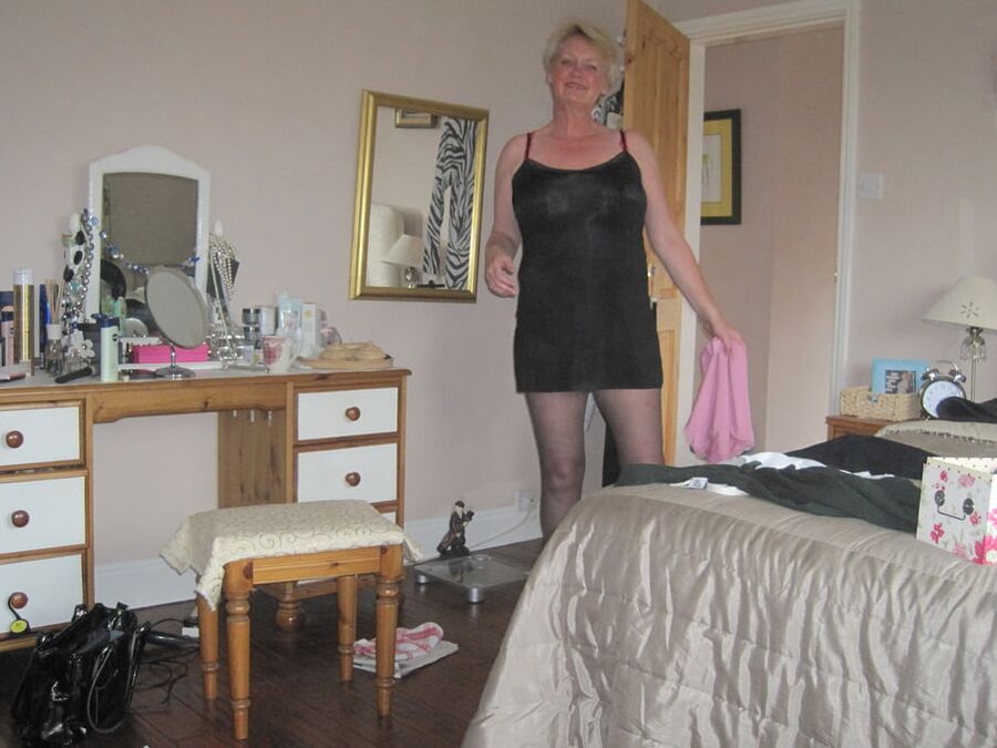 . Mature English wife poses for hubby