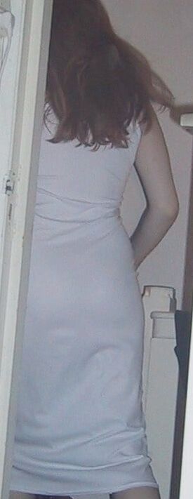 En robe blanche