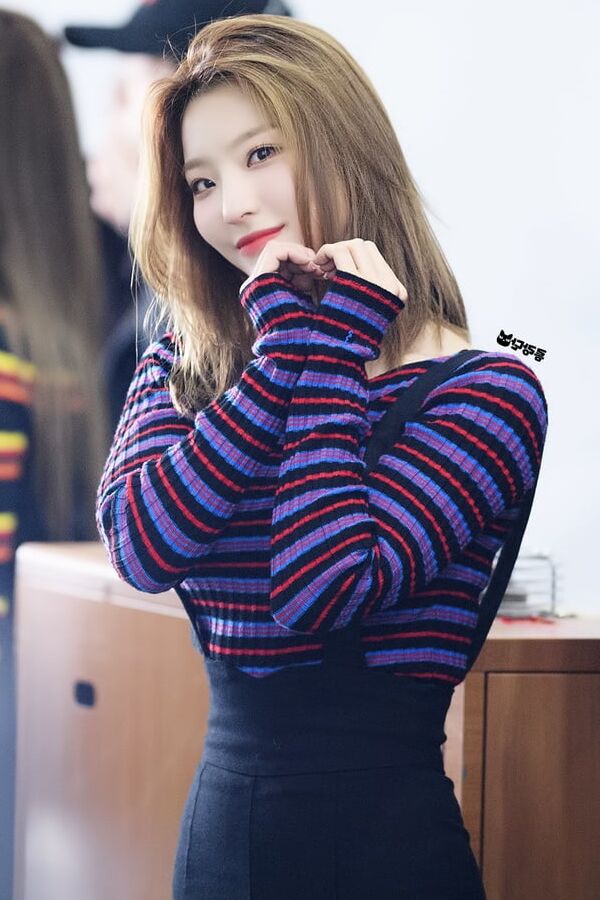 Lee Sae Rom - Fromis_