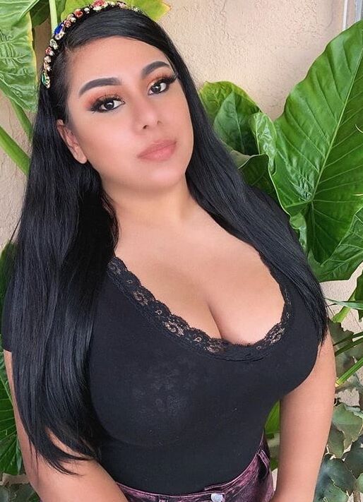 Sexy Instagram boobs
