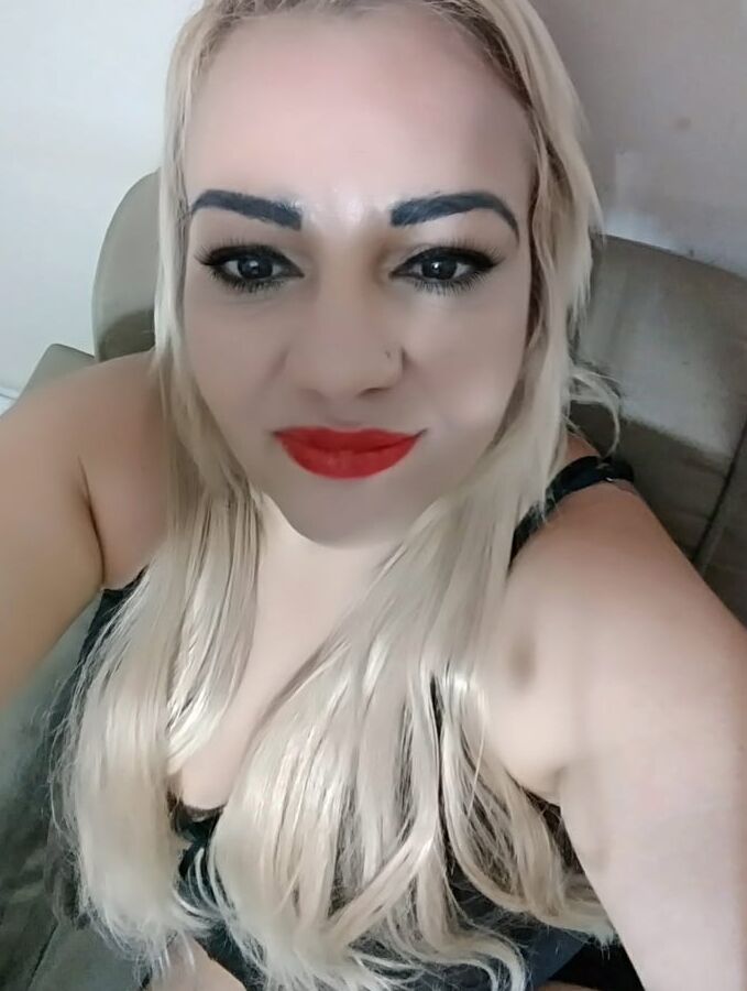 Blondierte Latina Fickfresse