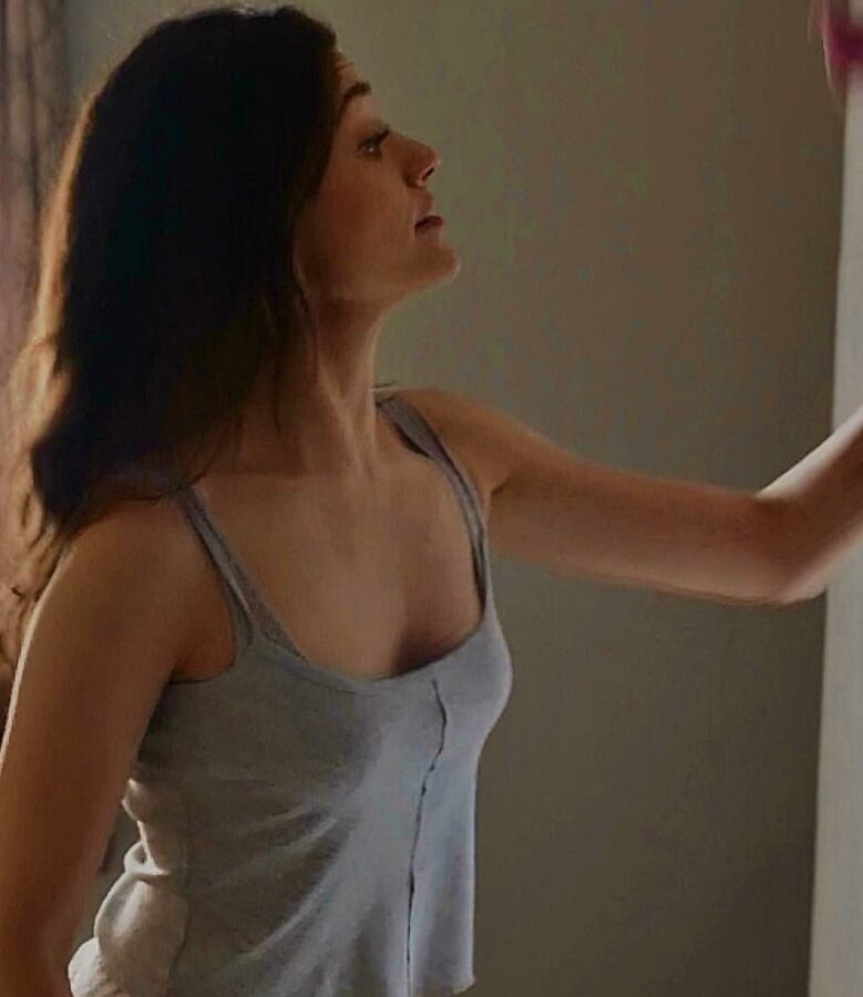 Emmy Rossum Hot &amp; Beautiful (sexy pics from IG &amp; Shameles)