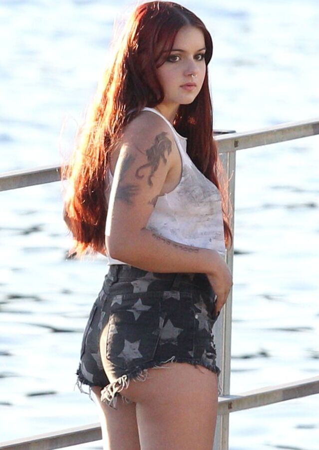 Ariel Winter and her ass