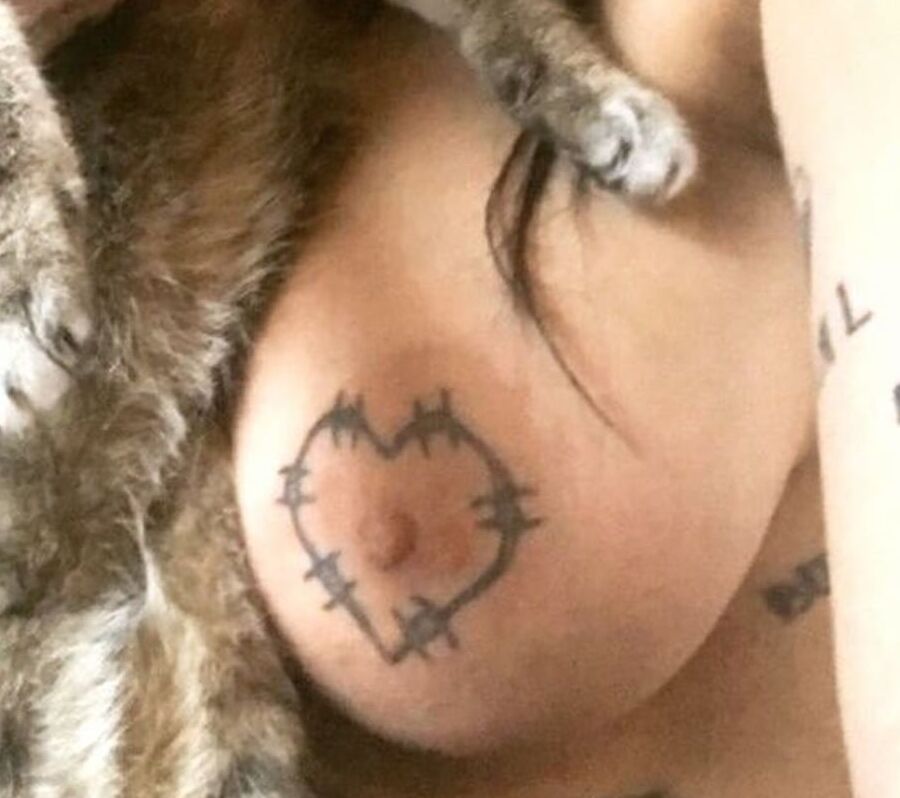 Brooke Candy tatoo boobs