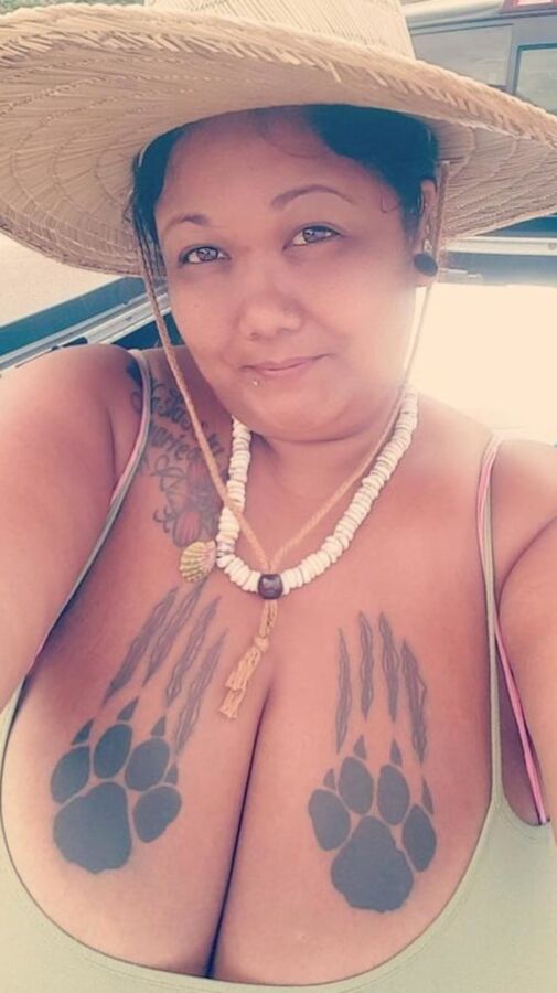 Queen Knockaz Hawaiian Big Tit Bbw