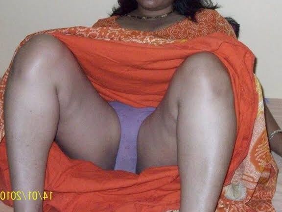 Sexy desi indian big boobs and big ass