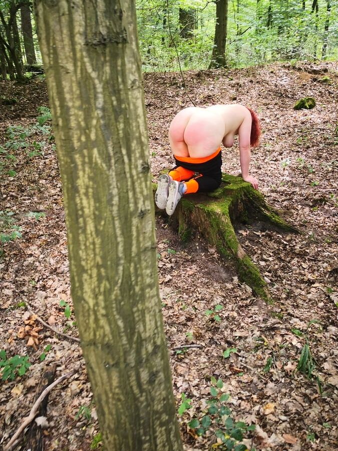 Bare naked tits and ass in the woods