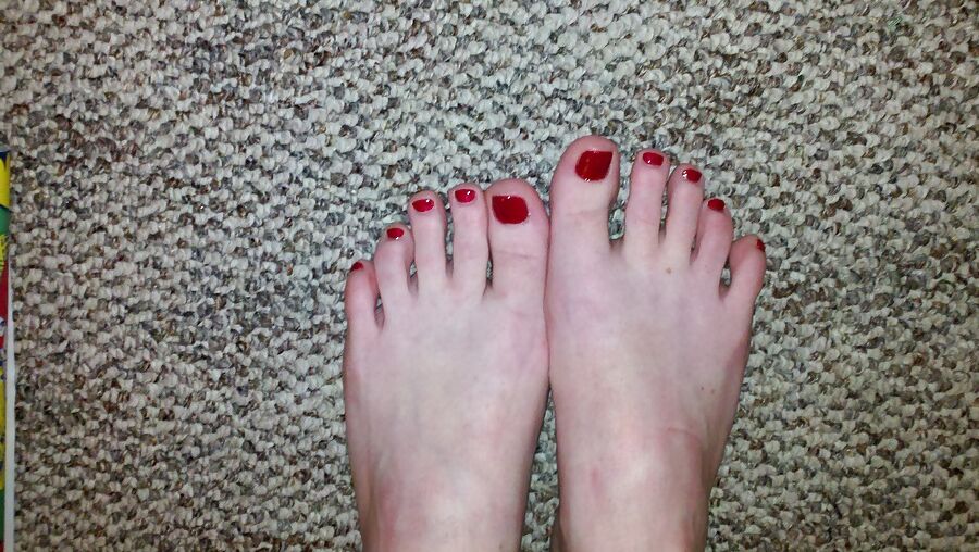My slutty feet and toes, like?