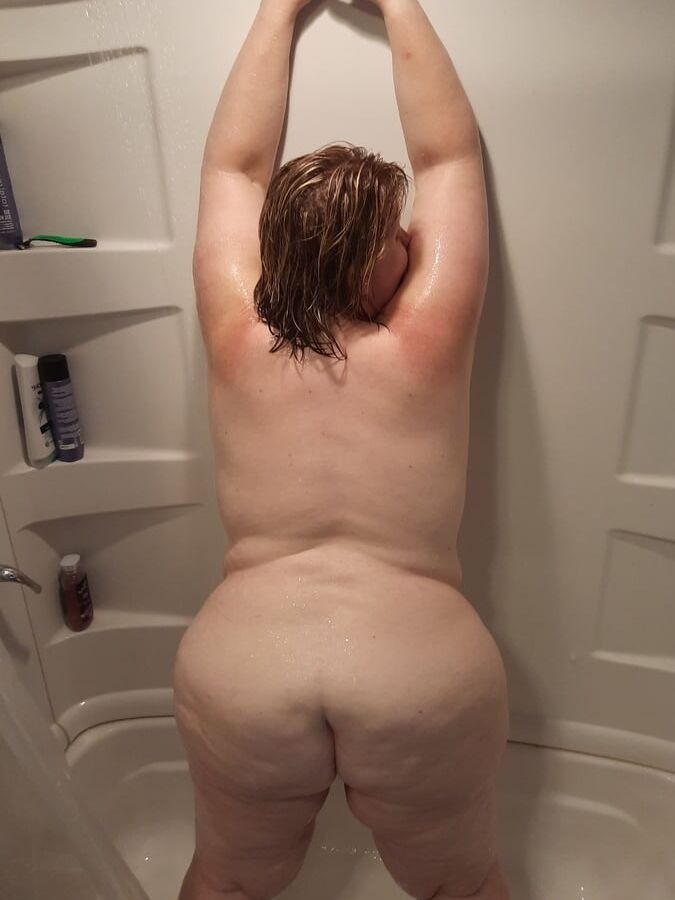 BBW Wife Showing Off Her Ass