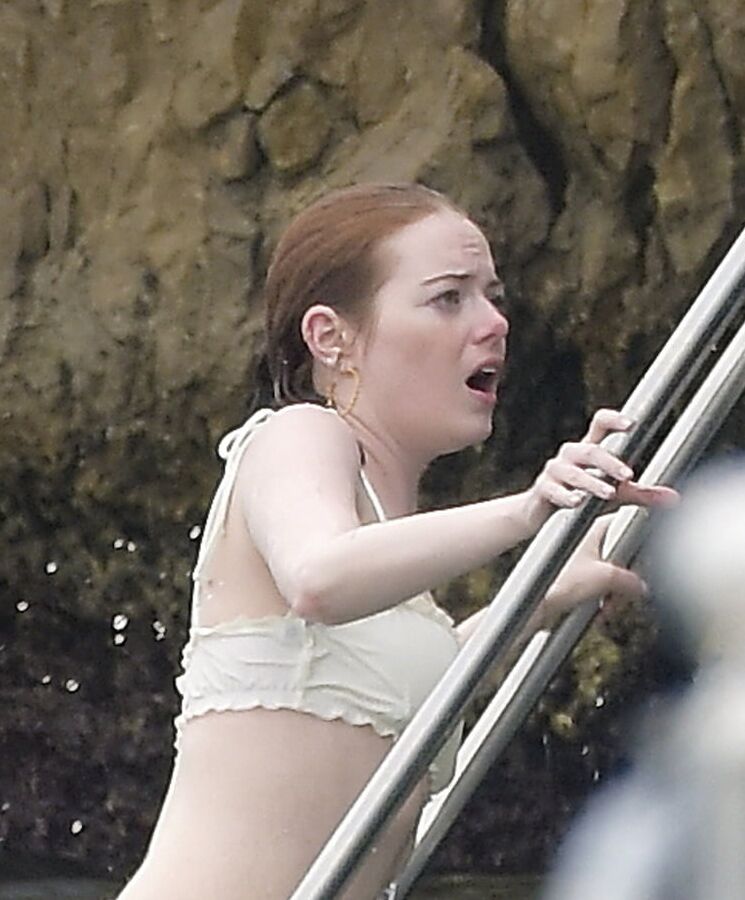 Emma Stone paparazzi bikini and selfie nude photos