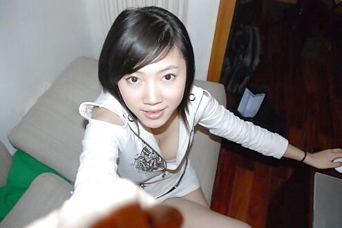 Homemade pics of Asian girlfriend posing