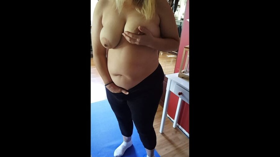 Big tits MILF boobs mature housewife thick hips chubby BBW