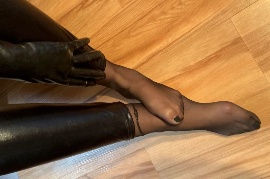 Leggings and Nylon Feet