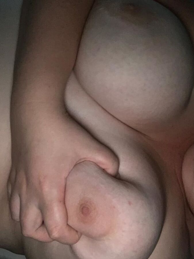 YoungEnglishBBW my big boobs random pics