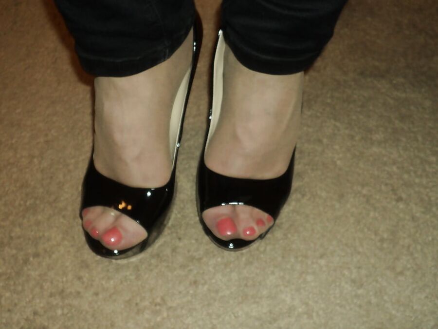 black jessica simpson wedges from admirer