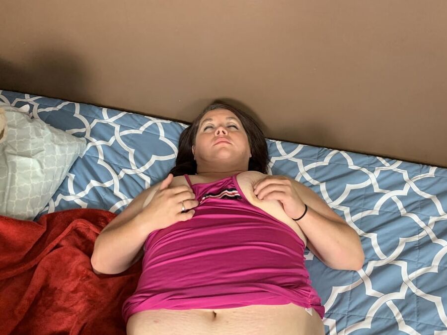 Sexy BBW Pink Dress and Spread Asshole