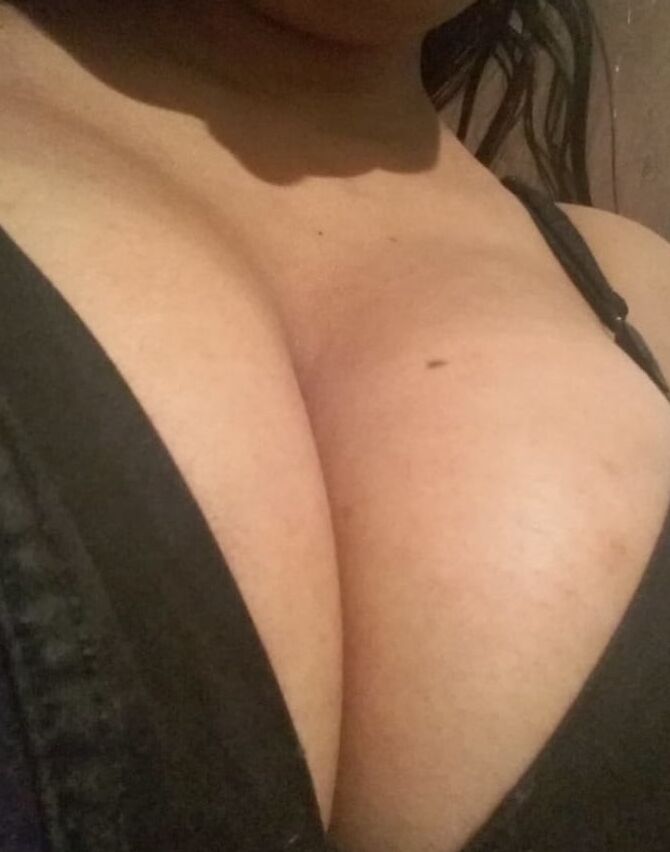 Sexy boobs and pussy