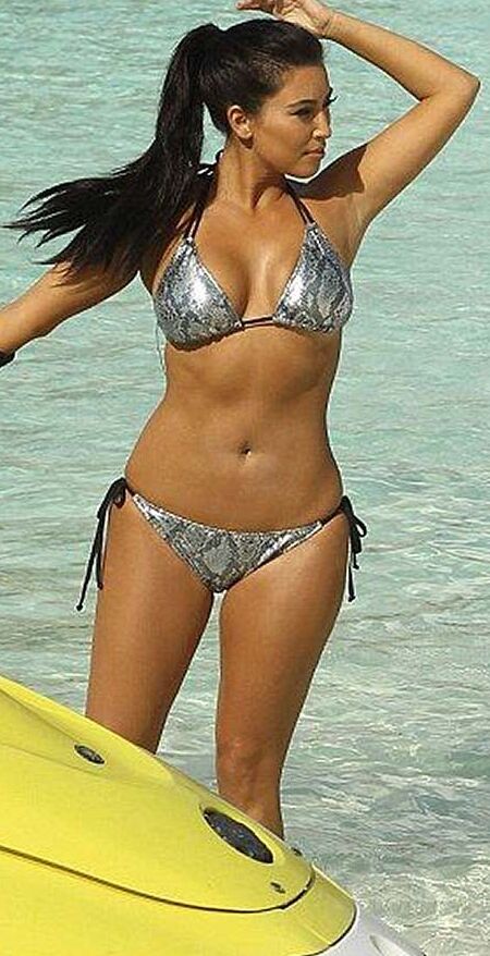 Kourtney Kardashian nude ass and sexy bikini photos