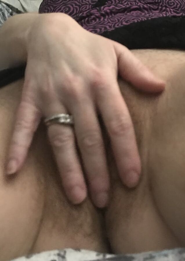 Fingering My Hairy Pussy Close Up American Milf