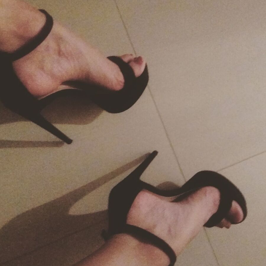 Something sexy.. High heels.. Foot fetish..