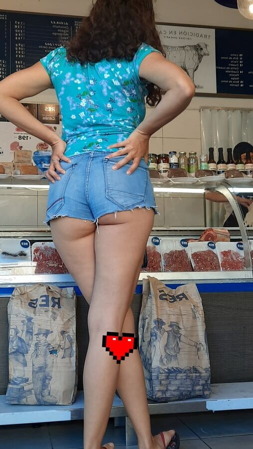 Latina big booty at summer