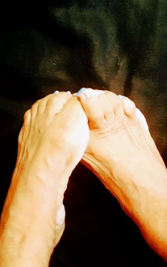 My mature Latina feet, Zilah Luz