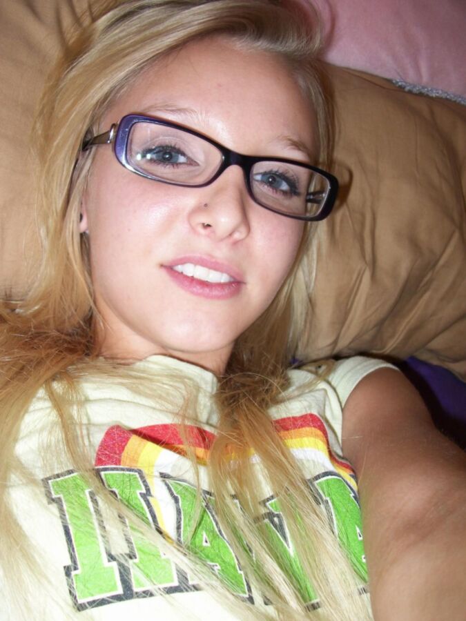 Lara CumKitten - sexy Baywatch Selfies