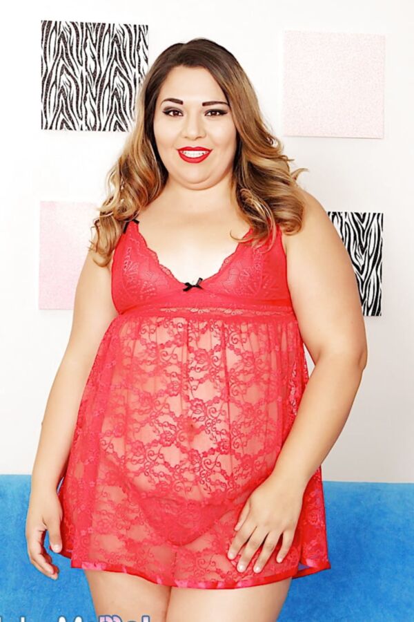 Cute and chubby BBW Gia Star looks hot