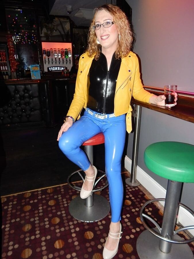 Latex Jeans and Top n the Pub