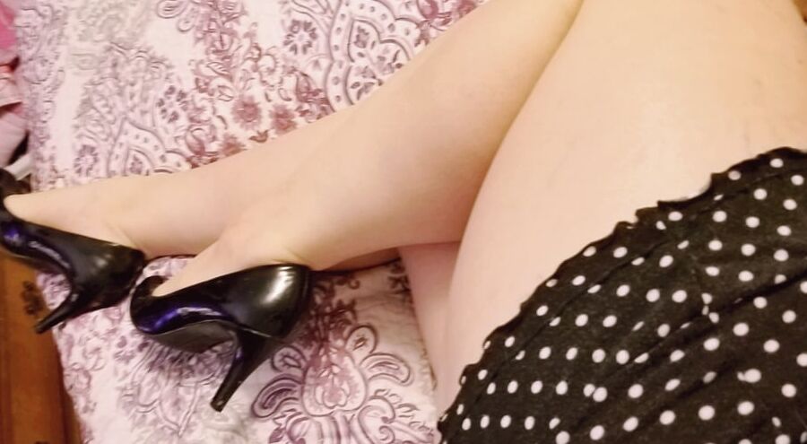 Little black nightie and heels.... milf housewife tease